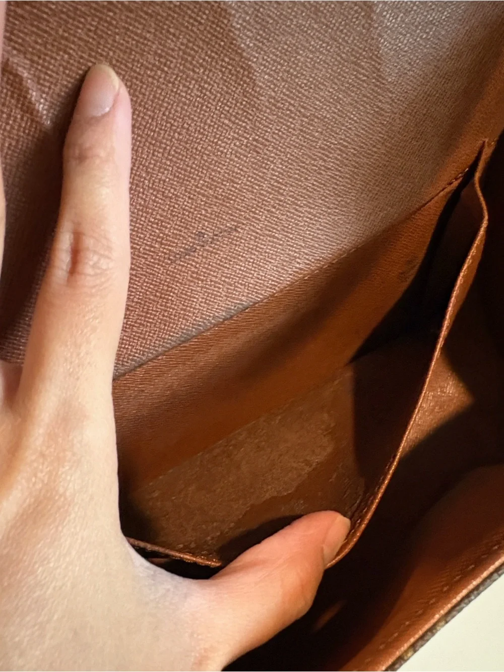 Louis Vuitton Marne Brown
Monogram Crossbody Bag - Picture 13 of 16